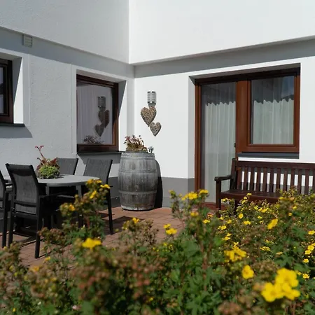 Alpenblick Apartment *
