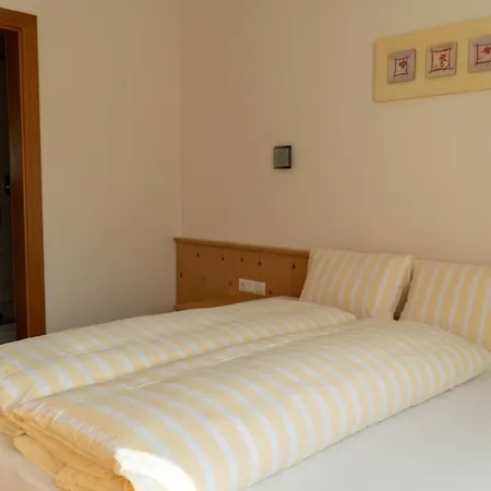 Alpenblick Apartment *